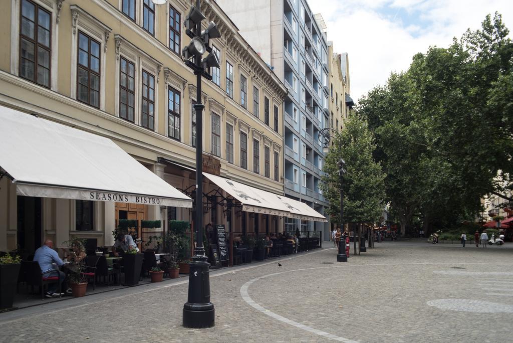 شقة Inviting Flat In The Heart Of Town بودابست المظهر الخارجي الصورة