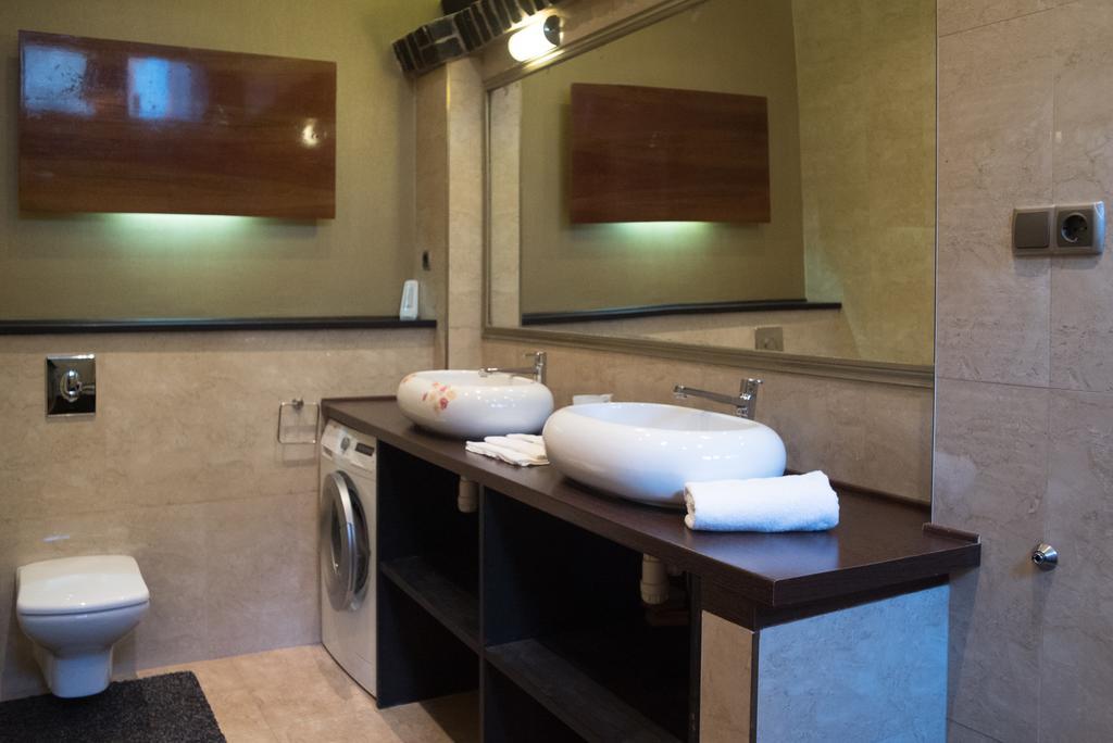 شقة Inviting Flat In The Heart Of Town بودابست المظهر الخارجي الصورة