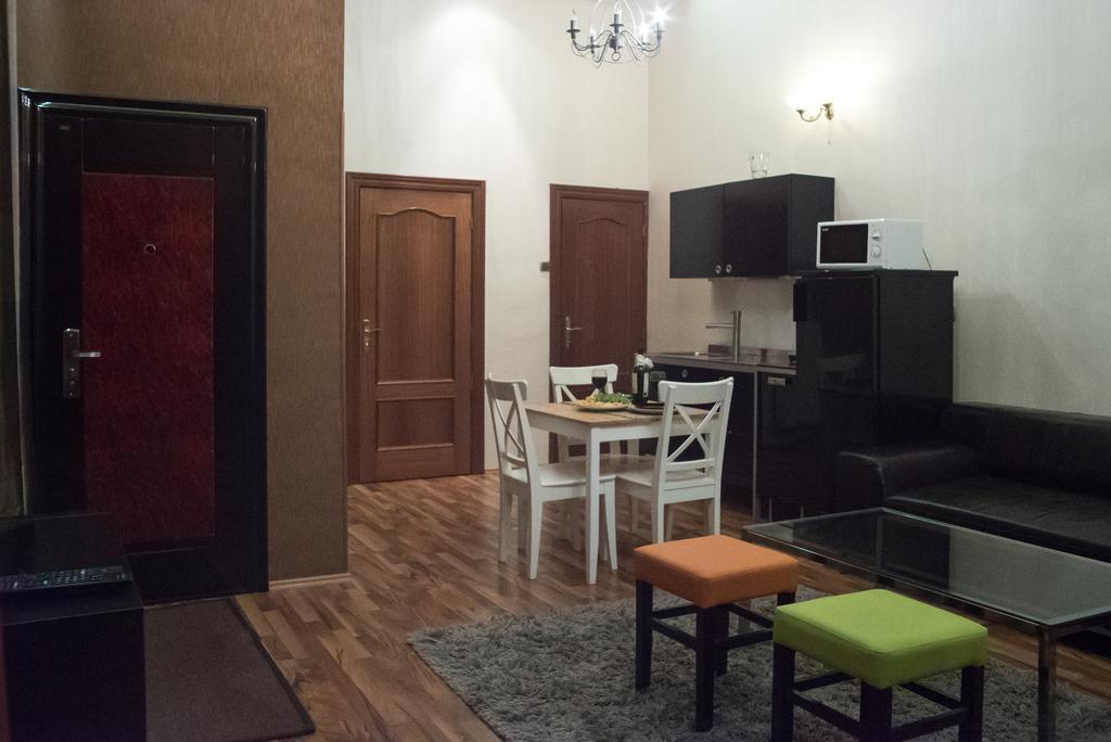 شقة Inviting Flat In The Heart Of Town بودابست المظهر الخارجي الصورة