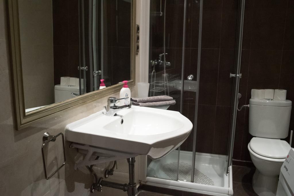 شقة Inviting Flat In The Heart Of Town بودابست المظهر الخارجي الصورة