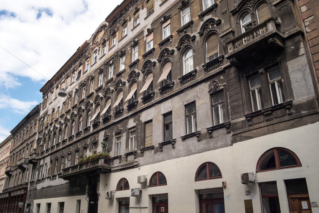 شقة Inviting Flat In The Heart Of Town بودابست المظهر الخارجي الصورة