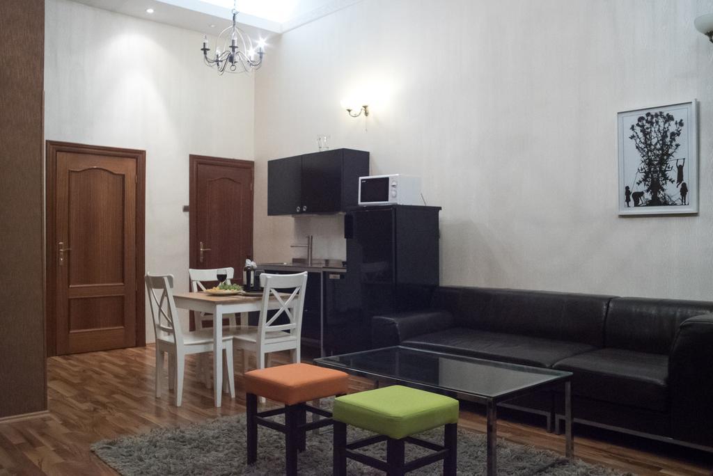 شقة Inviting Flat In The Heart Of Town بودابست المظهر الخارجي الصورة