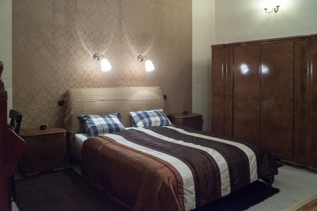 شقة Inviting Flat In The Heart Of Town بودابست المظهر الخارجي الصورة
