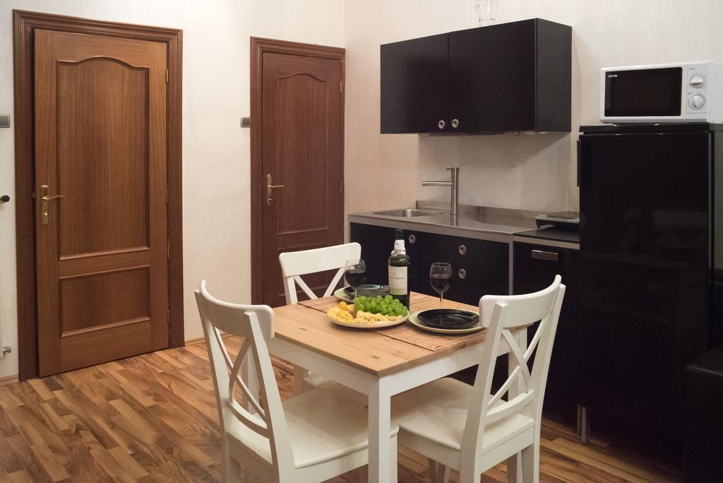 شقة Inviting Flat In The Heart Of Town بودابست المظهر الخارجي الصورة