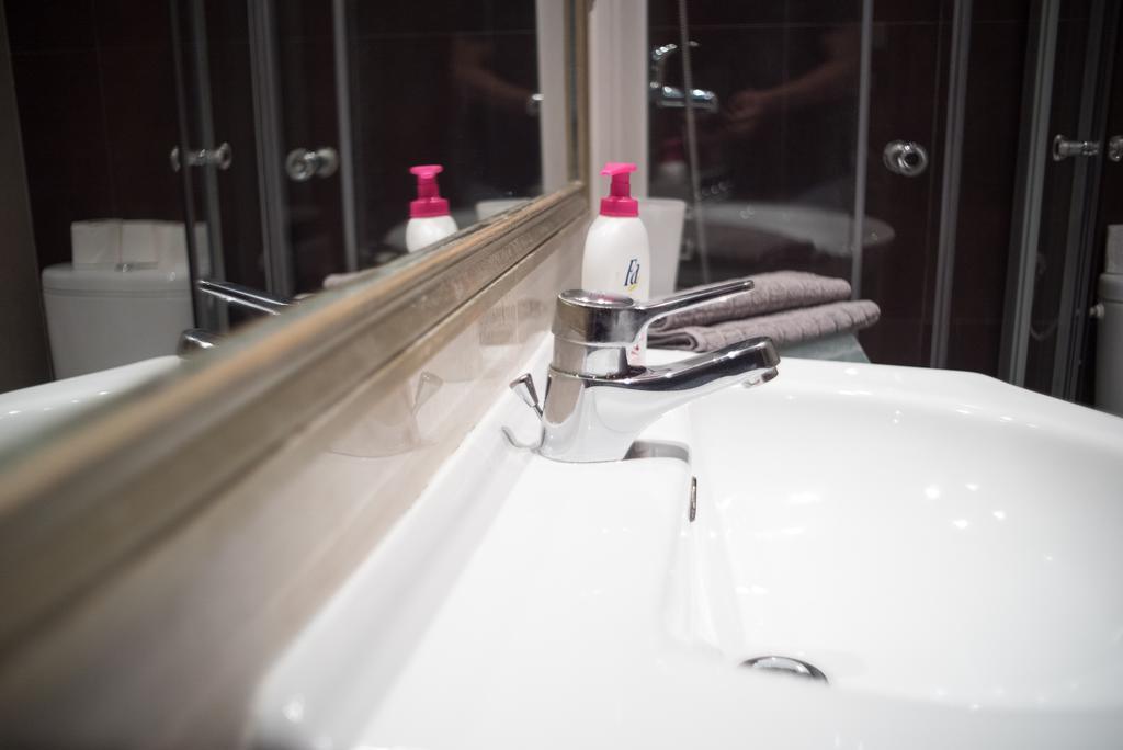 شقة Inviting Flat In The Heart Of Town بودابست المظهر الخارجي الصورة