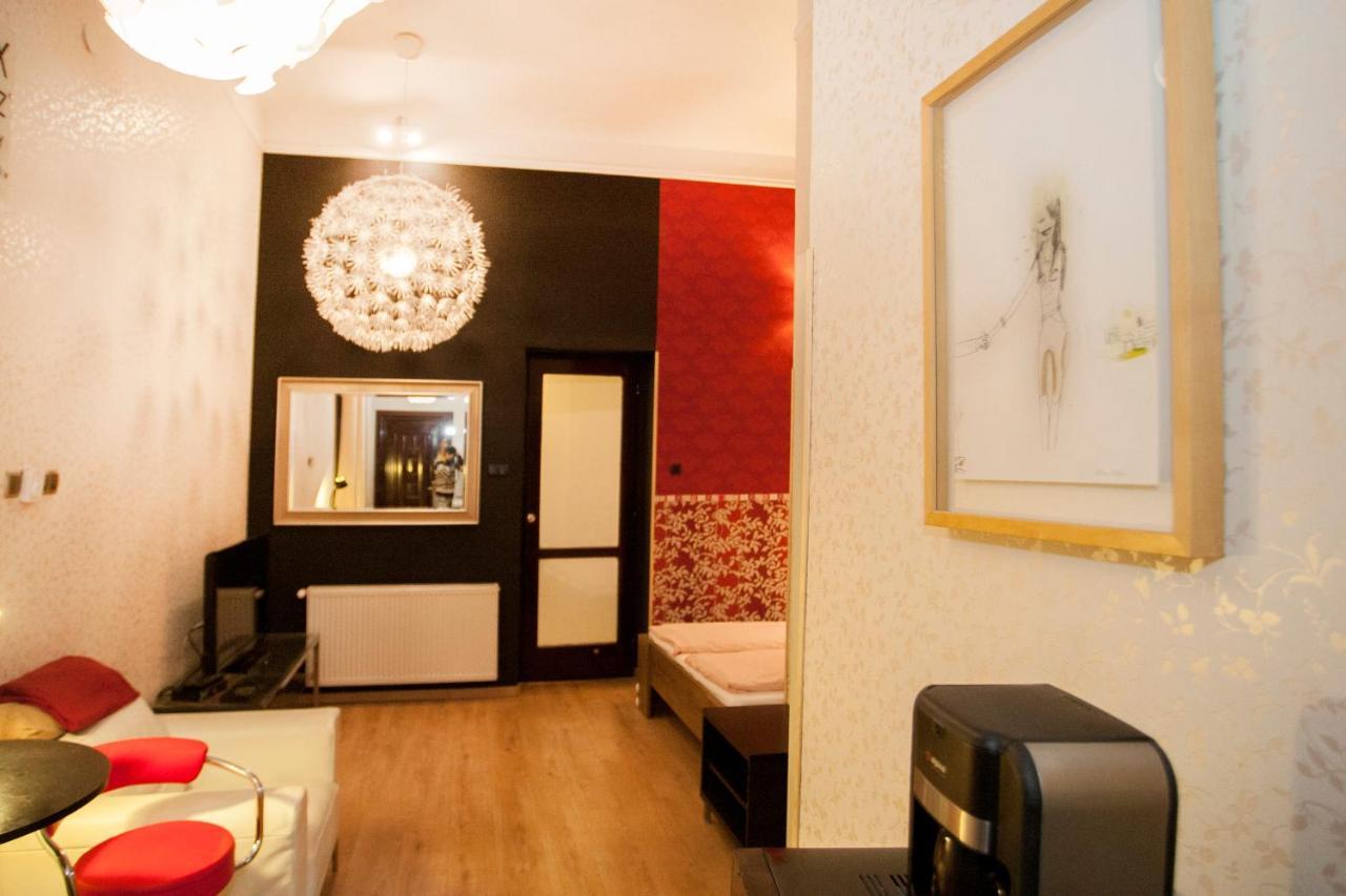 شقة Inviting Flat In The Heart Of Town بودابست المظهر الخارجي الصورة