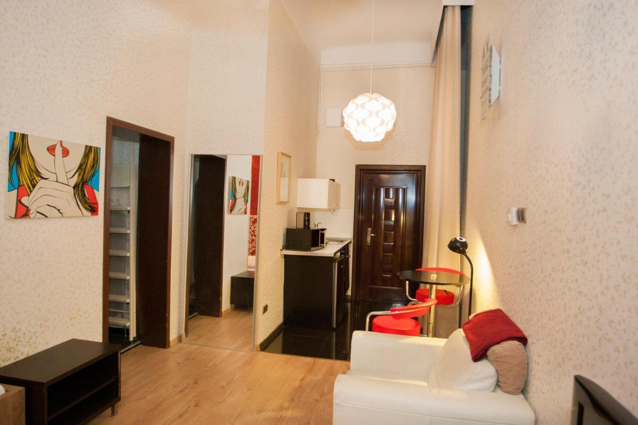 شقة Inviting Flat In The Heart Of Town بودابست المظهر الخارجي الصورة