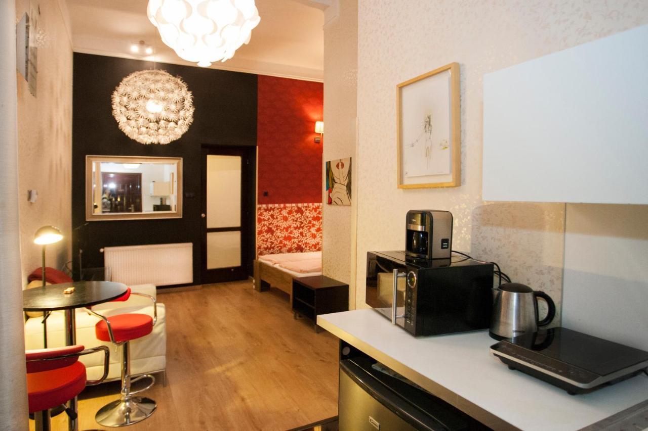 شقة Inviting Flat In The Heart Of Town بودابست المظهر الخارجي الصورة